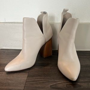Steve Madden Biege Boots - Size 9, 4-Inch Heel